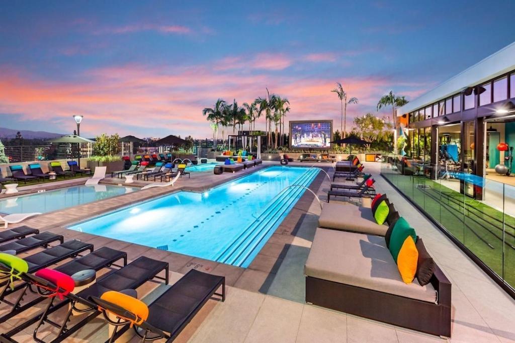 Smart & Luxurious ~ Mins To Disney ~ Queen Beds Anaheim Eksteriør bilde